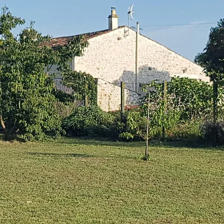 Holiday home La Galerne Montpellier-de-Medillan