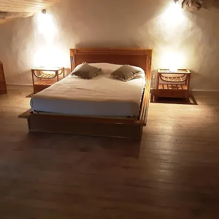 La Galerne Holiday home Montpellier-de-Medillan